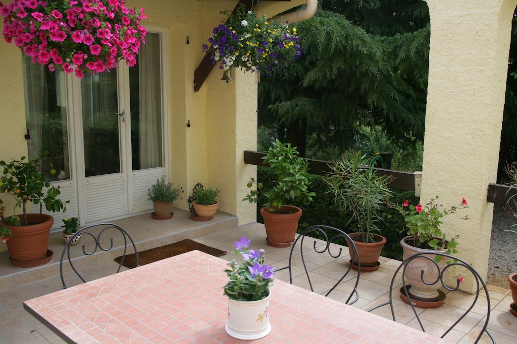 Les Jardins D'Avene Bed and Breakfast Rousson  Exterior foto